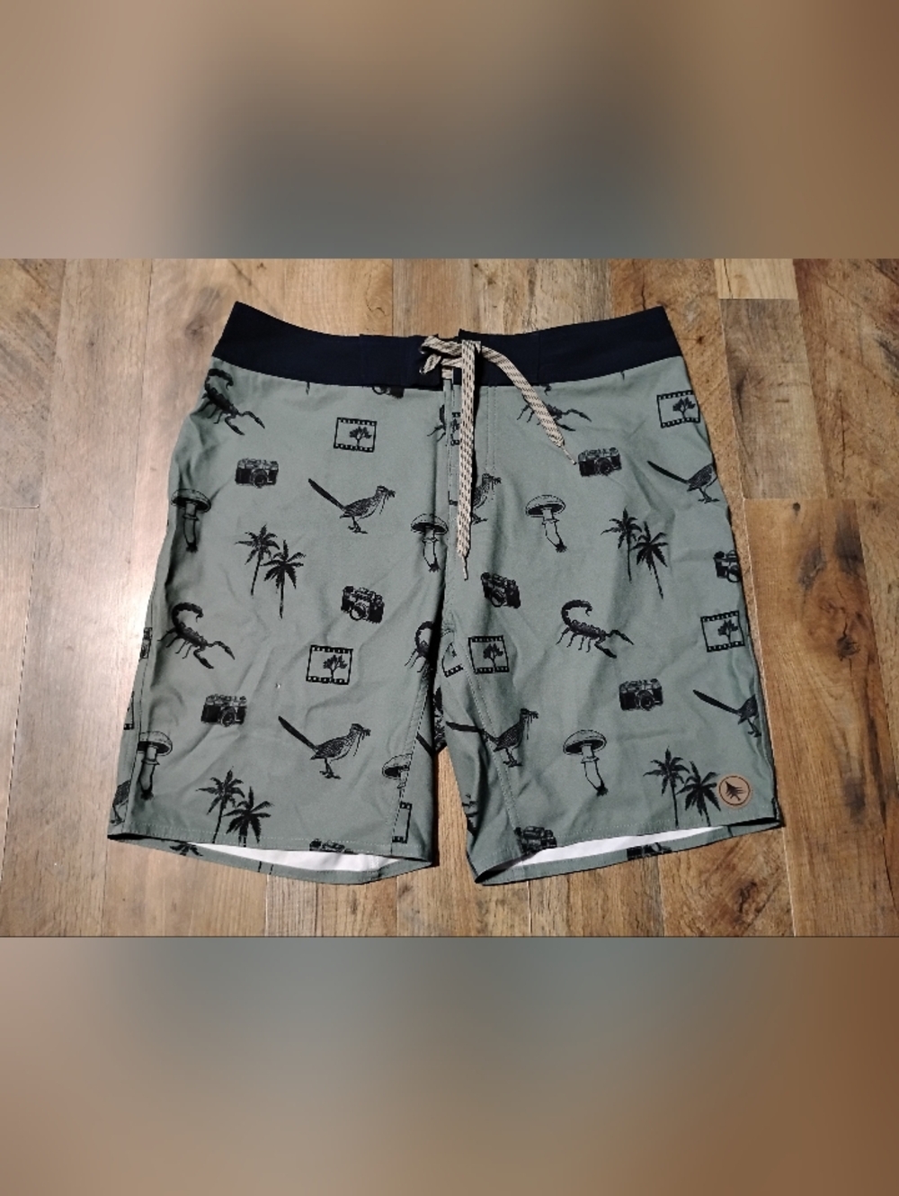 Hippie Tree Olive Graphic Swim Trunks with Drawstring Waist Men's Size: 30
